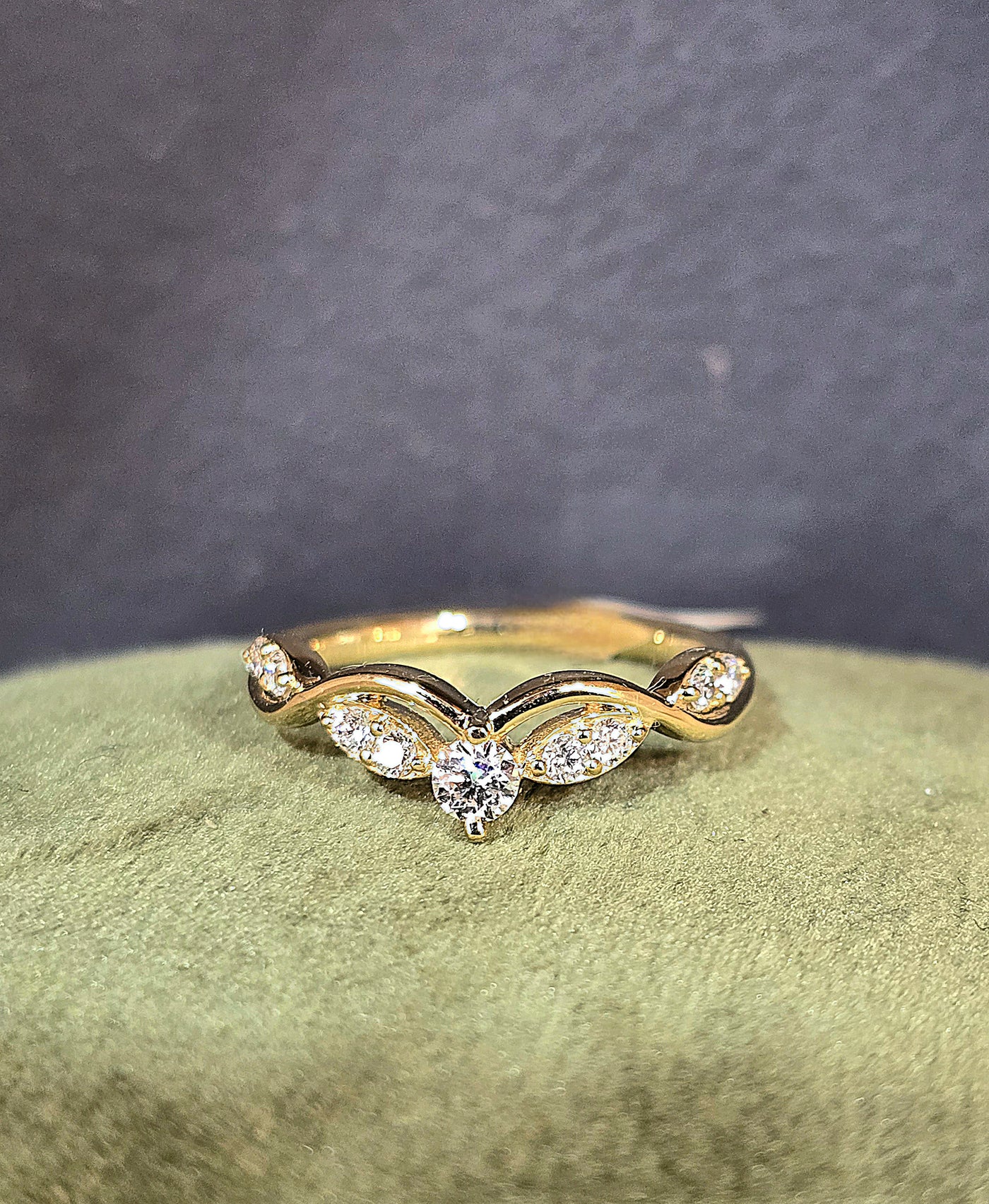 9ct Yellow Gold Diamond Ring