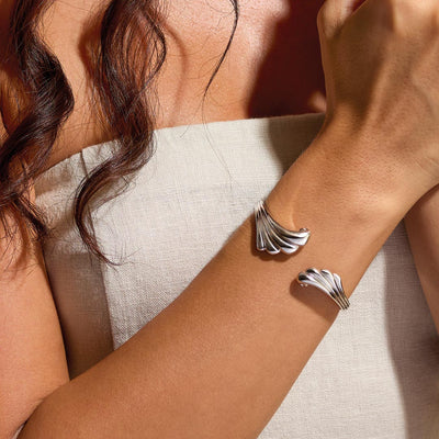 Kit Heath Océane Shell Echo Grande Hinged Bangle