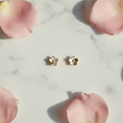 9ct Yellow Gold Small Daisy Stud Earrings