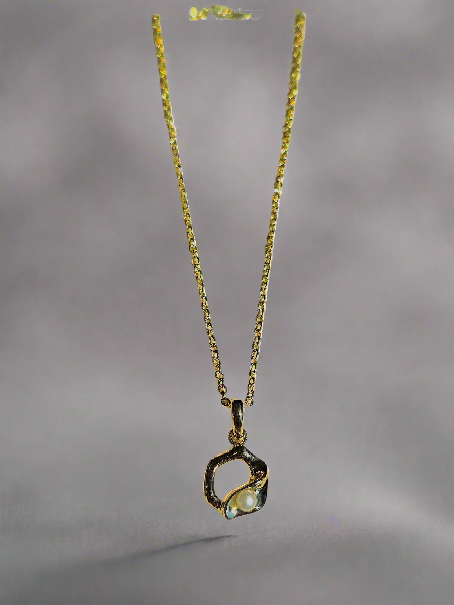 Unique & Co Gold Vermeil Pearl Pendant Necklace
