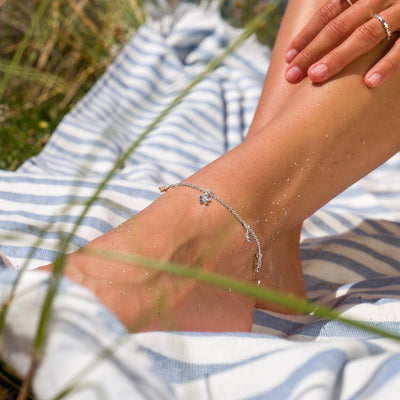 Sea Gems Floral Tiny Daisy Anklet - Rococo Jewellery