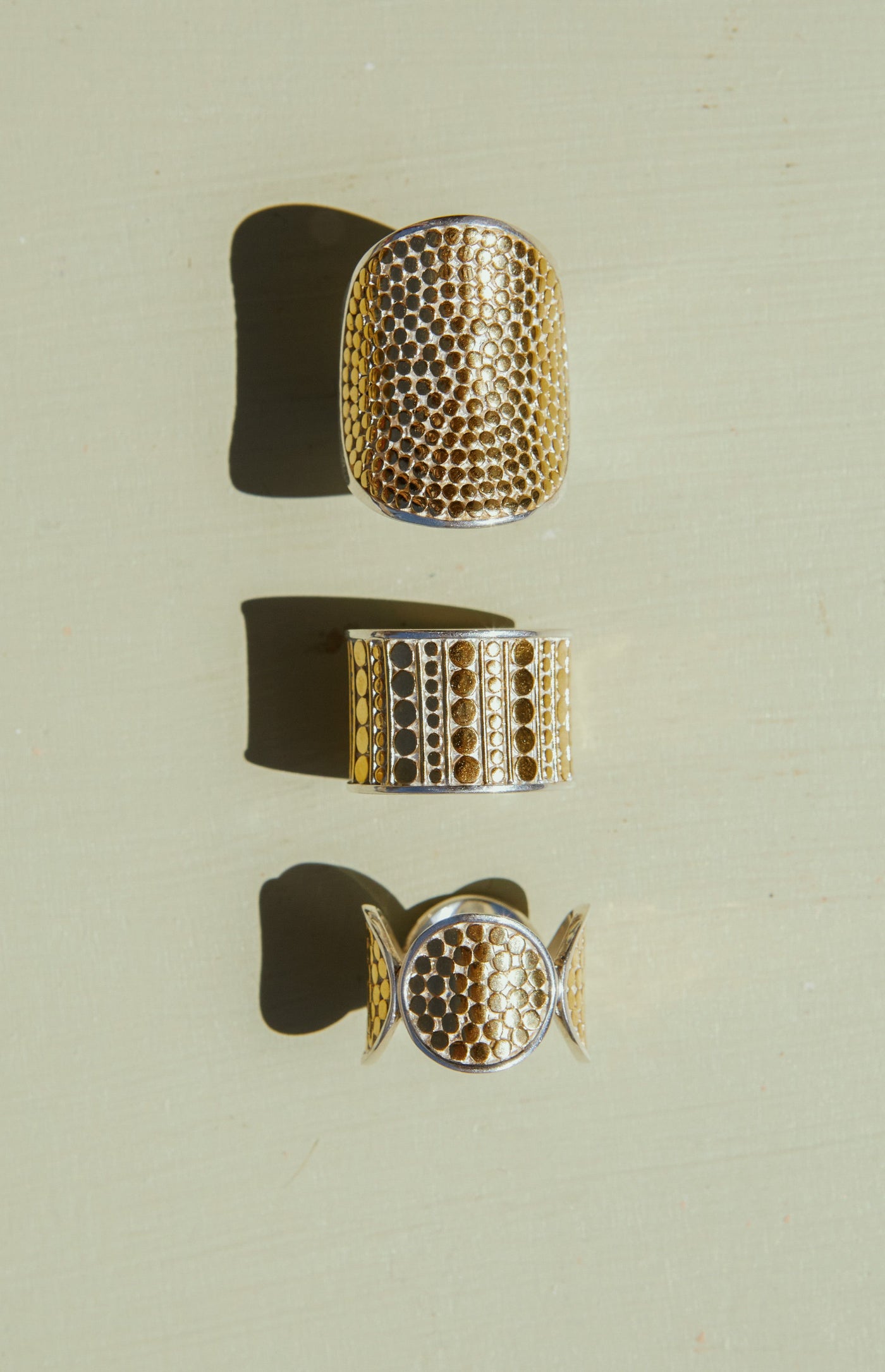 Anna Beck Contrast Dot Band Ring