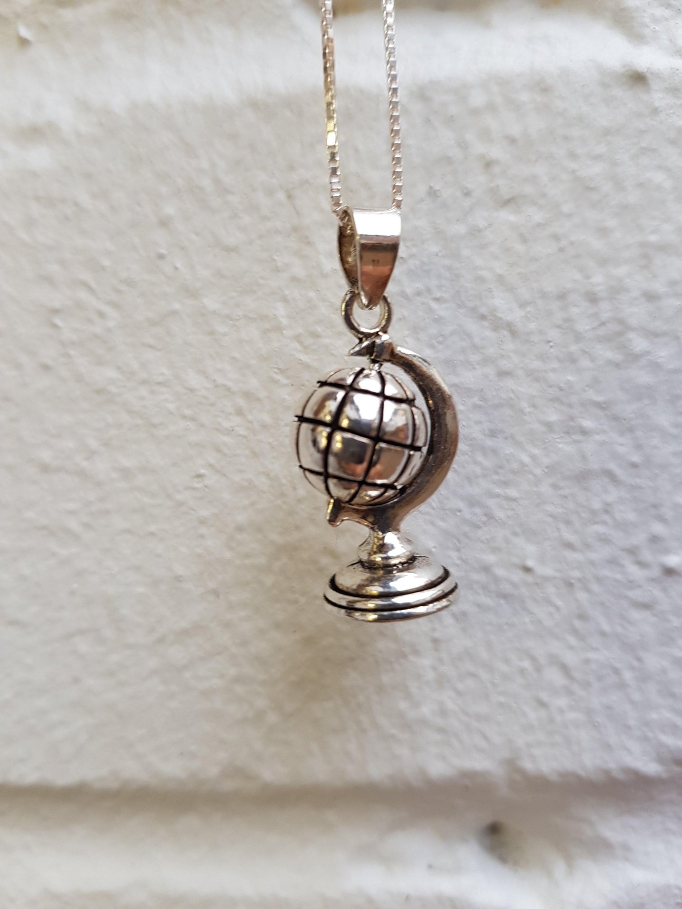 Globe Pendant - Rococo Jewellery