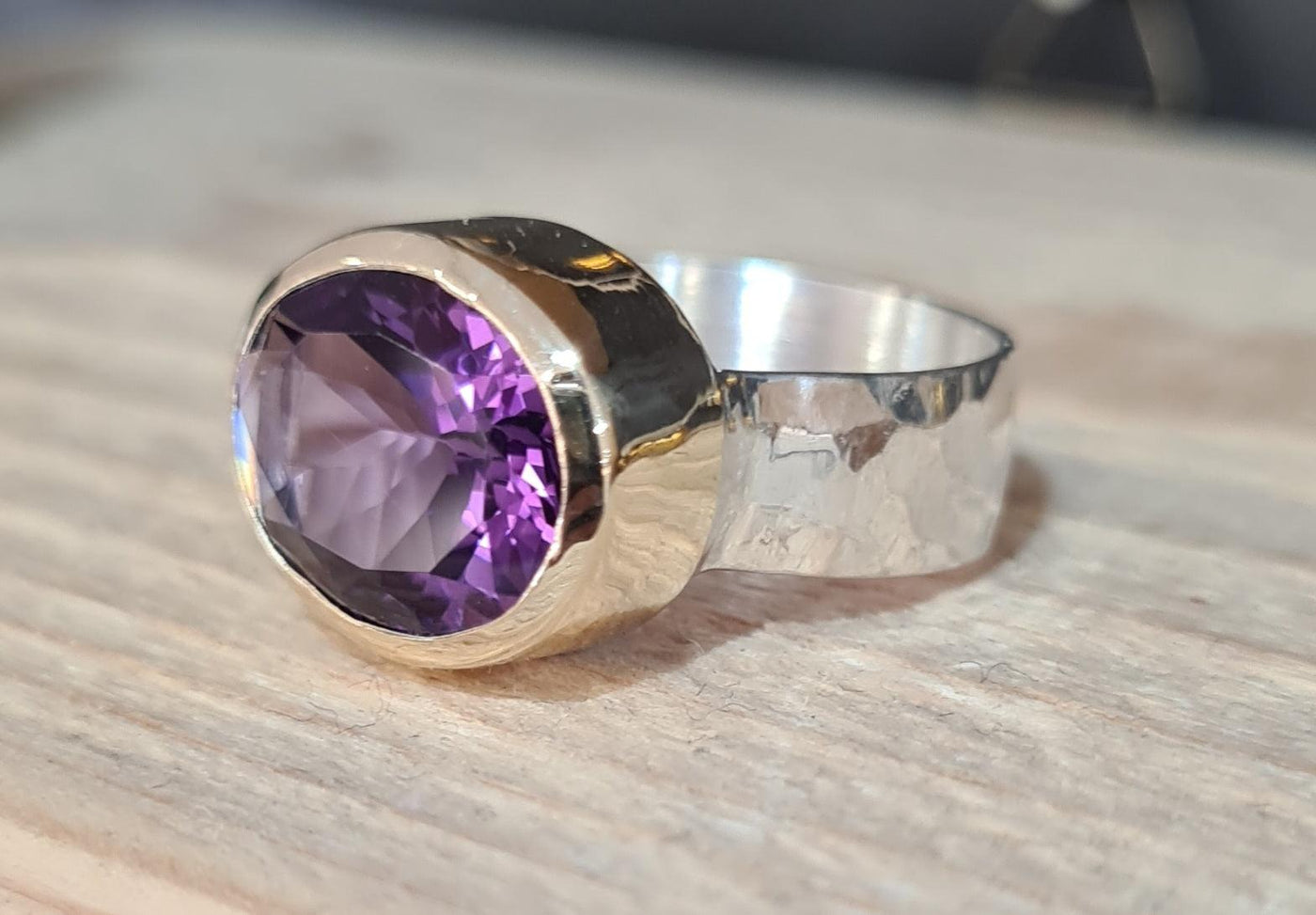 Yaron Morhaim 9ct Gold & Faceted Purple Amethyst Ring - Rococo Jewellery