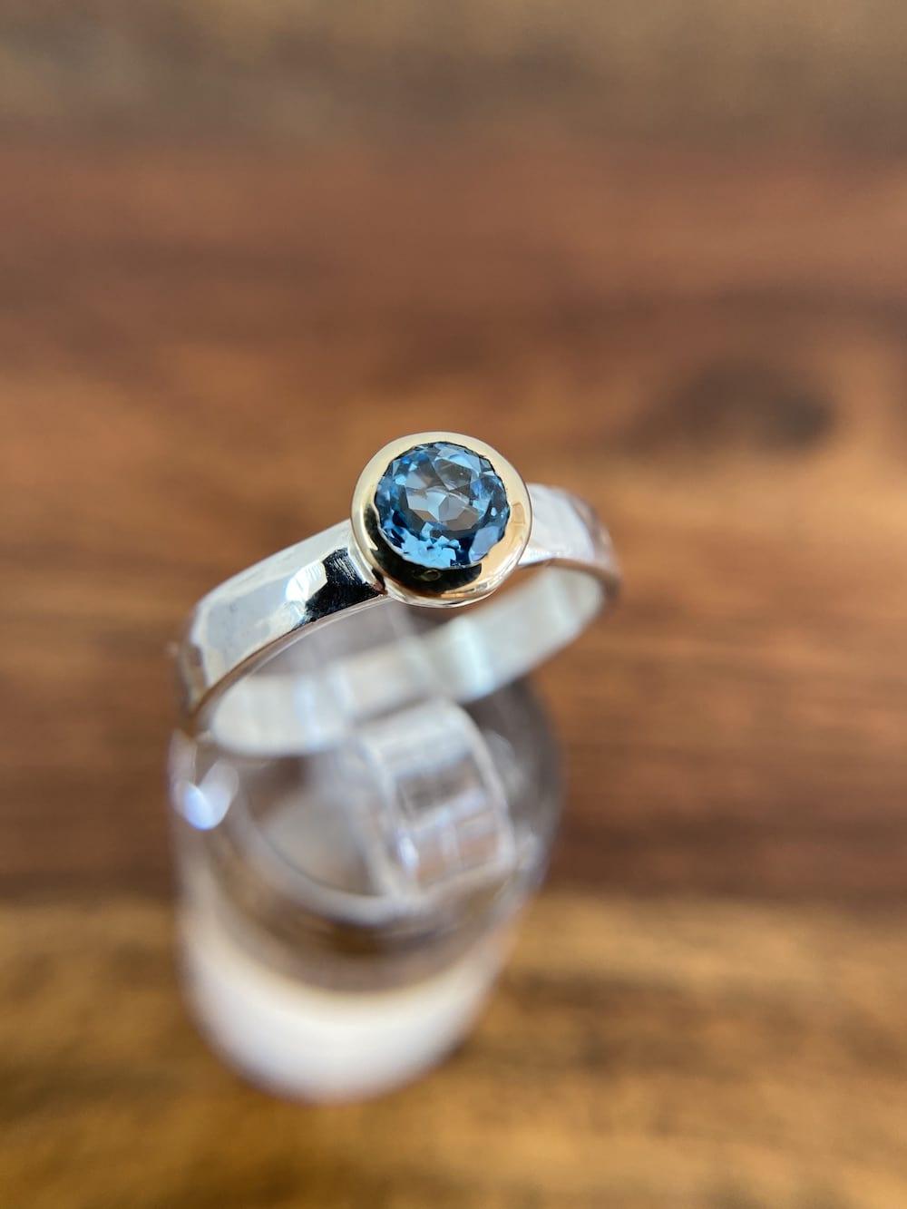 Yaron Morhaim 9ct Gold & Swiss Blue Topaz Ring - Rococo Jewellery