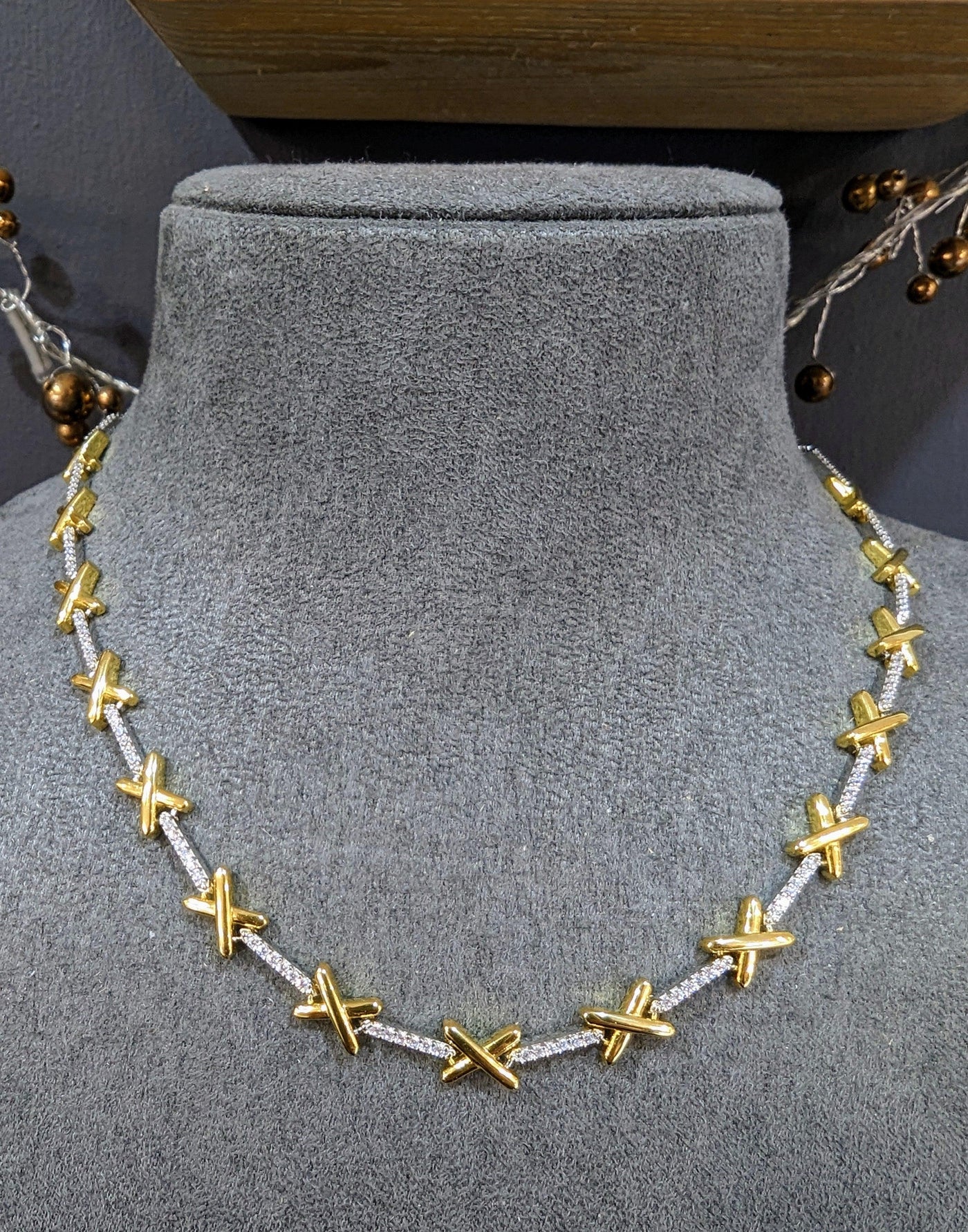 Kisses Choker Necklace - Rococo Jewellery