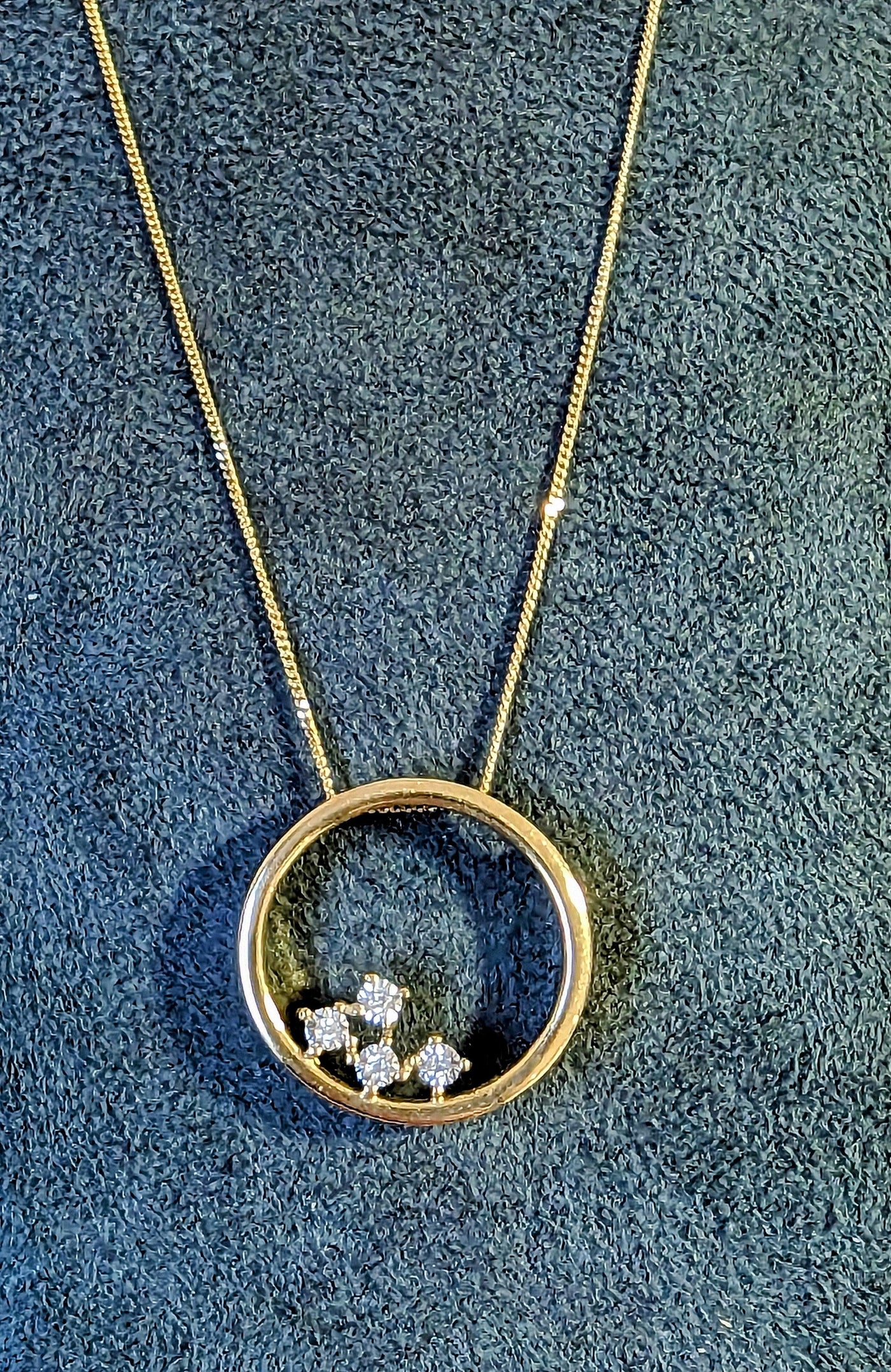9ct Yellow Gold 4 Diamonds Circle Necklace - Rococo Jewellery