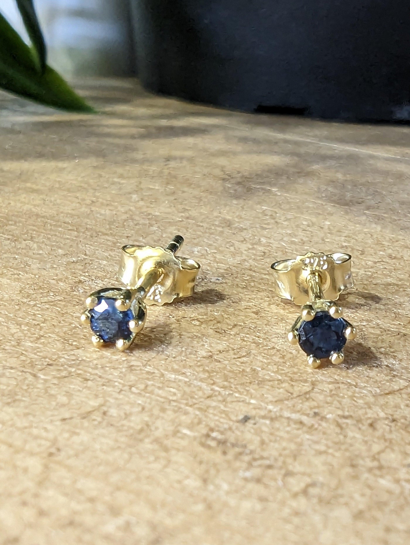 9ct Yellow Gold 3mm Sapphire Stud Earrings - Rococo Jewellery