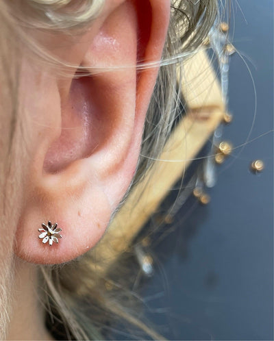 Daisy Stud Earrings - Rococo Jewellery