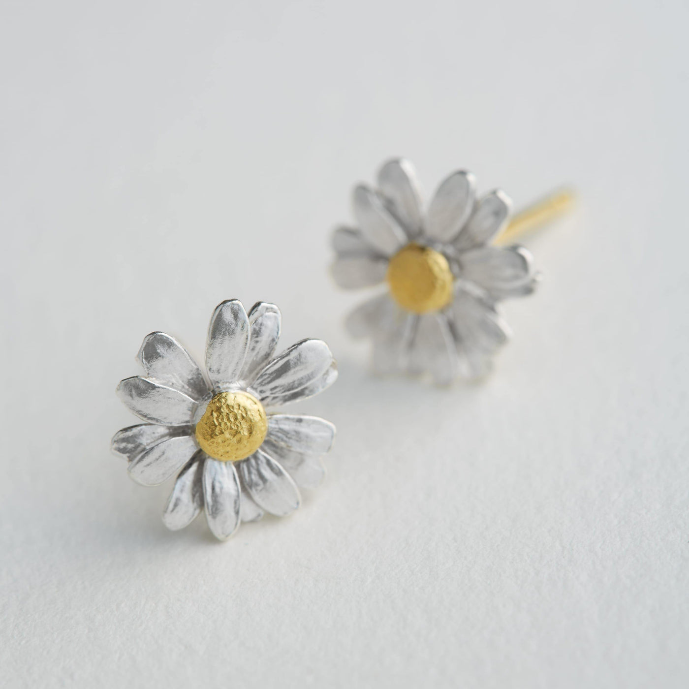 Alex Monroe Classic Daisy Stud Earrings - Rococo Jewellery